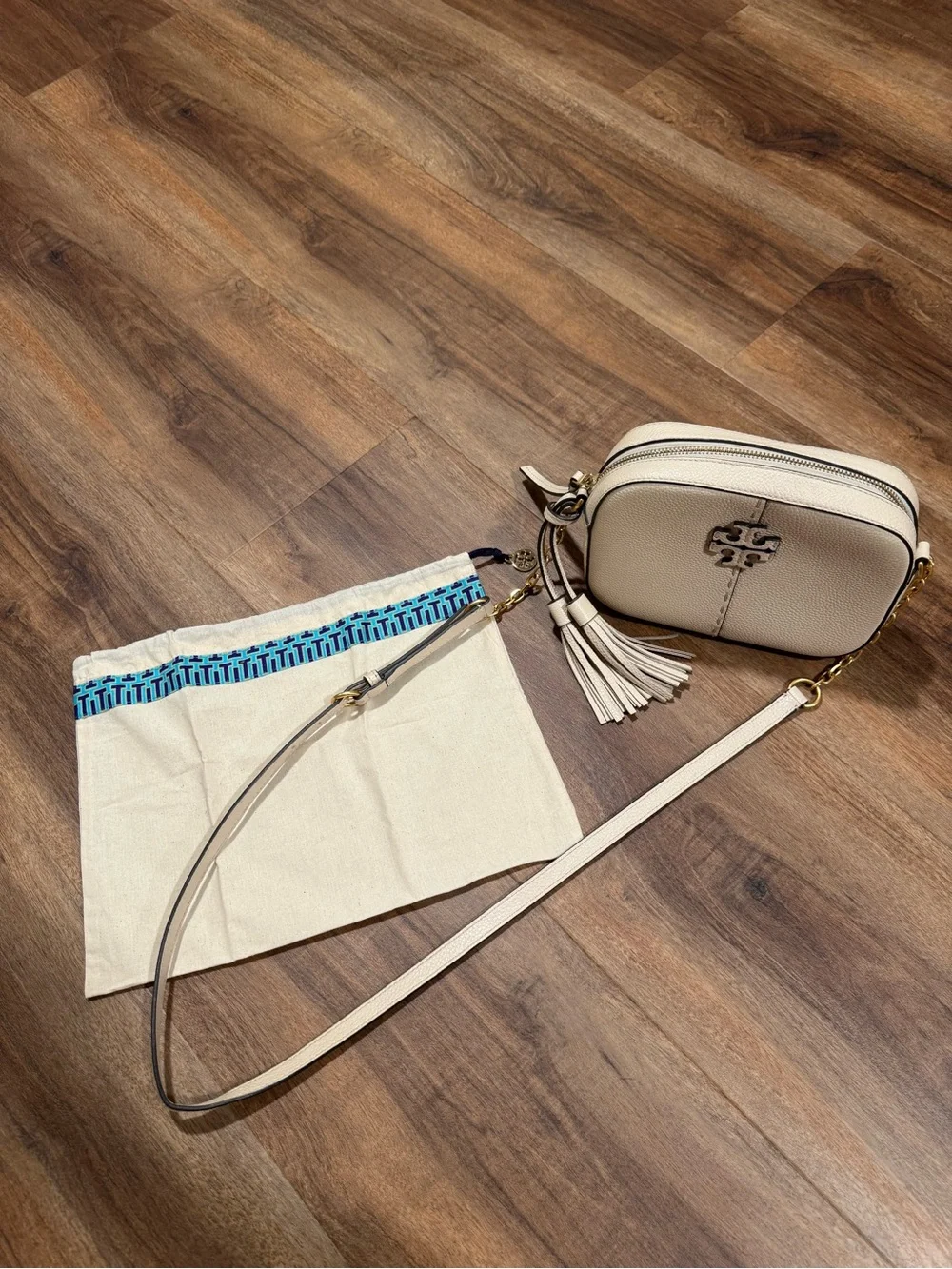 Tory Burch compact cream